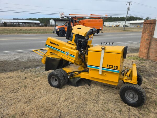 Stump Grinder - Vermeer SC352 - Image 4